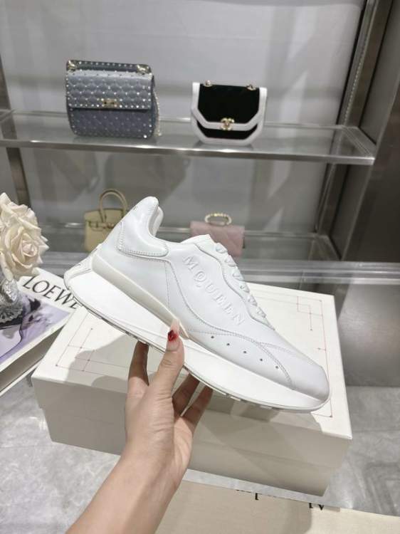 Picture of Alexander McQueen Shoes _SKUAlexanderMcQueensz35-45mnq0214257